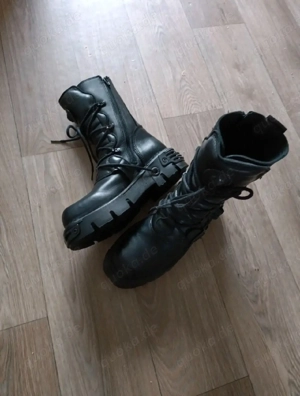 schwarze Boots