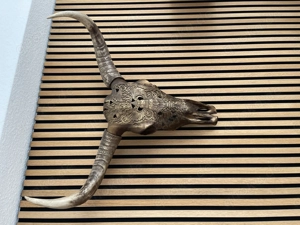 MichaelNoll Wanddekoobjekt Stierkopf Bullenschädel Polyresin Gold in der Größe XXL. 