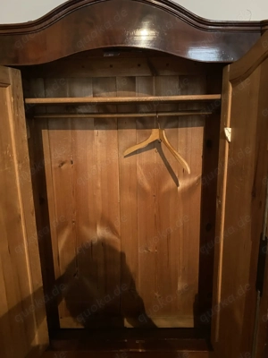 Verkaufe schönen, alten gut erhaltenen Kleiderschrank, 