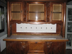 Omas Alter esszimmerschrank ,(Büffet ,Anrichte )