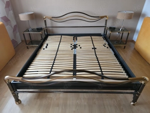 Hochwertiges massives Metallbett - italienisches Design