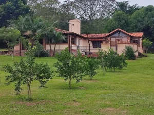 Haus mit Gästehaus in Caacupe-Cabanas   Paraguay
