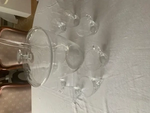 Bowleservice mit Gläsern