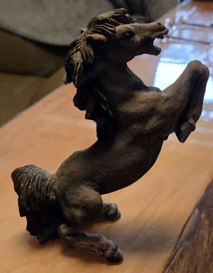 Deko Figur steigendes Pferd