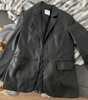 Oversize Leder Blazer von Bershka in XS