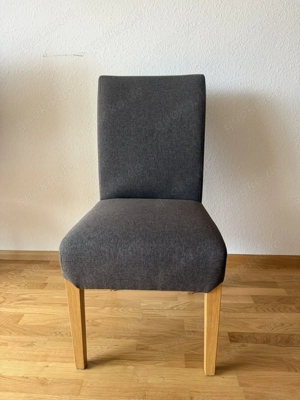 Eleganter Polsterstuhl   Grau meliert   Holzbeine