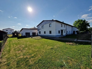 Doppelhaushälfte mit 2 Garage und Schuppe 