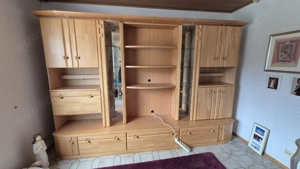 Wohnzimmerschrank mit Beleuchtung