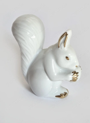 Eichhörnchen m. Nuß Porzellanfigur weiß Goldverzierung 6x6cm 70er vintage