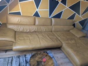 Leder Sofa mit elektrischer Ausfahrt funktioniert