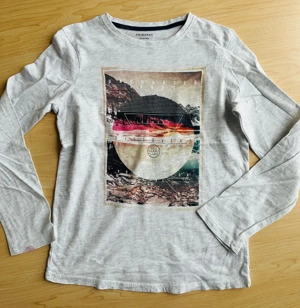 Langarmshirt - Primark, Jungen, Gr. 146 grau mit Motiv - kleiner Fleck am Ärmel Bild 4