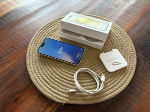 Apple iPhone 15 128GB Neue mit Akkukapazität : 99% 