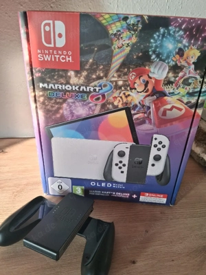 Nintendo Switch OLED weiß + Mario Kart 8 Deluxe