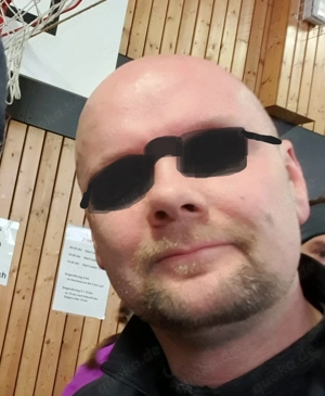 Suche für FREITAG eine Dame ab 50+++ Tg 150 