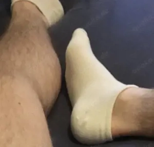Suche Frau die gerne Füße leckt Bild 5