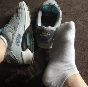 Suche Frau die gerne Füße und Penis leckt 