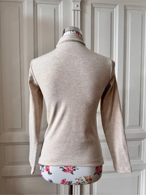 Beiger Rollkragenpullover, S Bild 4