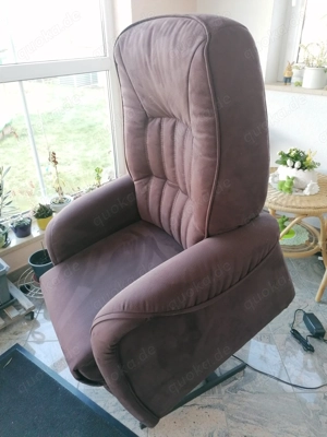 Elektrischer Fernsehsessel mit Liegefunktion und Aufstehhilfe