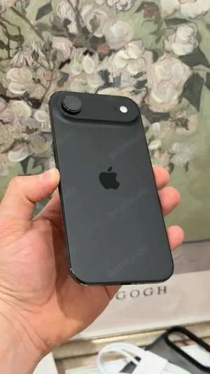 Apple iPhone 17 Air schwarz mit 256GB kapazität mit Akku zustand : 100% 