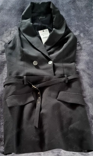 schwarzes Blazerkleid 