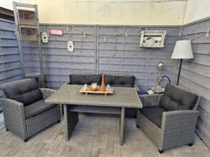 Gartentisch mit Bank und 2 Sessel