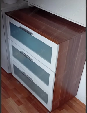 Kommode Walnussbraun 3 Fächer Glasfront