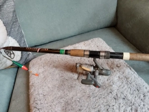 Habe neun Angeln zu Abgabe mit Zubehör.