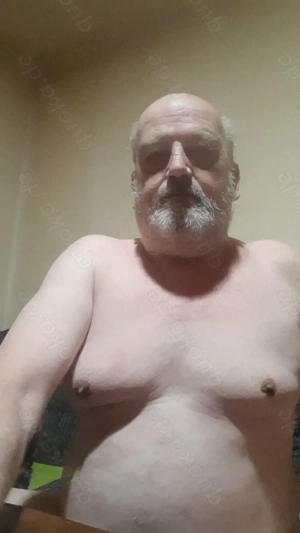 Suche Benutzer  Stelle  mich  als Sklave zur Verfügung 