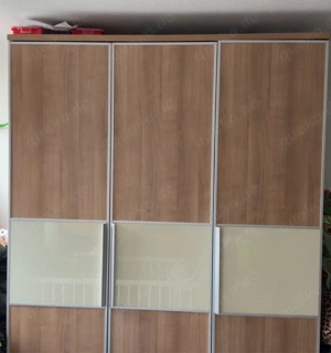 kleiderschrank