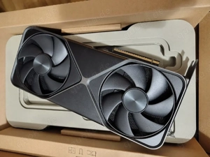 NVIDIA GeForce RTX 5090 Founders Edition 32GB GDDR7 FE Grafikkarte