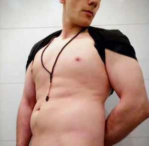 Treuen XL Mann sucht nach seiner Blondine Göttin.