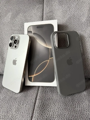iPhone 16 Pro Max Titan Natur 256 GB + Case grau