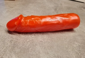 Gebrauchtes Sexspielzeug - Dildo 