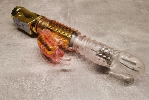 Gebrauchtes Sexspielzeug - stoßender Perlenvibrator 