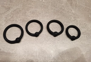 Gebrauchtes Sexspielzeug - Penisringe 