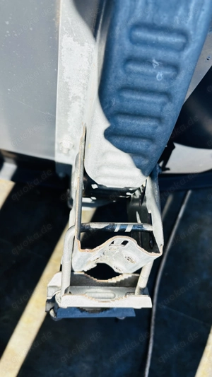 Satellitenschüssel mit Dual LNB (2 Anschlüsse) günstig zu haben Bild 3