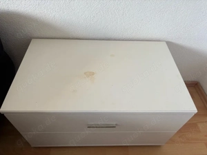 Schrank weiß mit Gebrauchsspuren Bild 2