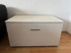 Schrank weiß mit Gebrauchsspuren Bild 4