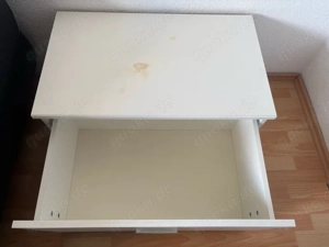 Schrank weiß mit Gebrauchsspuren Bild 3