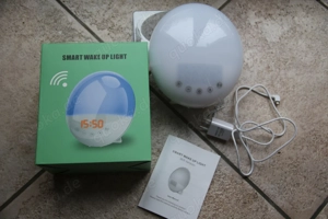 Neuwertig! Toller Wecker mit Licht-Weck-Funktion und vielen Extras