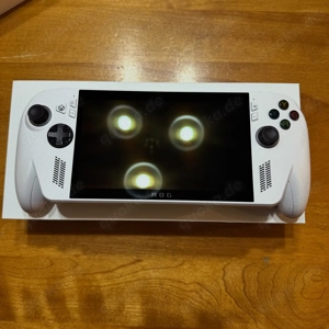 Neue Xbox  ASUS ROG Ally X mit seinem Zubehör  Bild 3