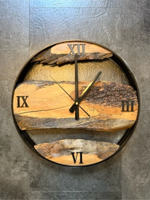 Wanduhr Design Moosuhr Wand Uhr Moos Uhr Moosbild Eiche Olivenholz Wohnzimmer Deko Baumkante massiv Bild 5