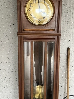 standuhr sehr alt Bild 4