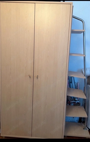 Kleiderschrank zu verschenken bis spätestens 29.3. zum Abholen 