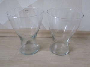 2 Blumenvasen und 2 quadratische Blumentöpfe Bild 3