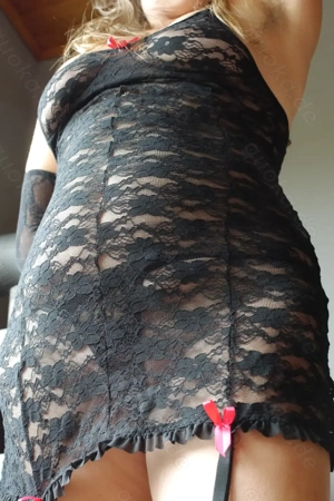 Damen Dessouskleid mit angenähten Strapsen & String Gr. S Spitze