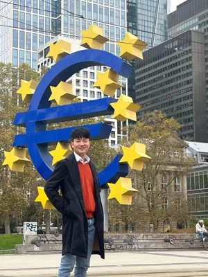 Single Junior sucht nach einem charmanten Senior. 