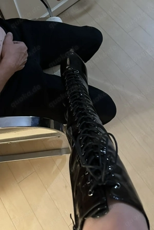 Strenge Herrin   Erziehung online & real