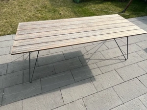 Houe Sketch Gartentisch