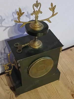 Verkaufe eine antike Kaminuhr aus dem 19 Jahrhundert